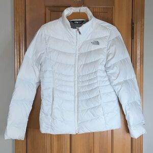 The North Face Women's 550 White Puffer Jacket M